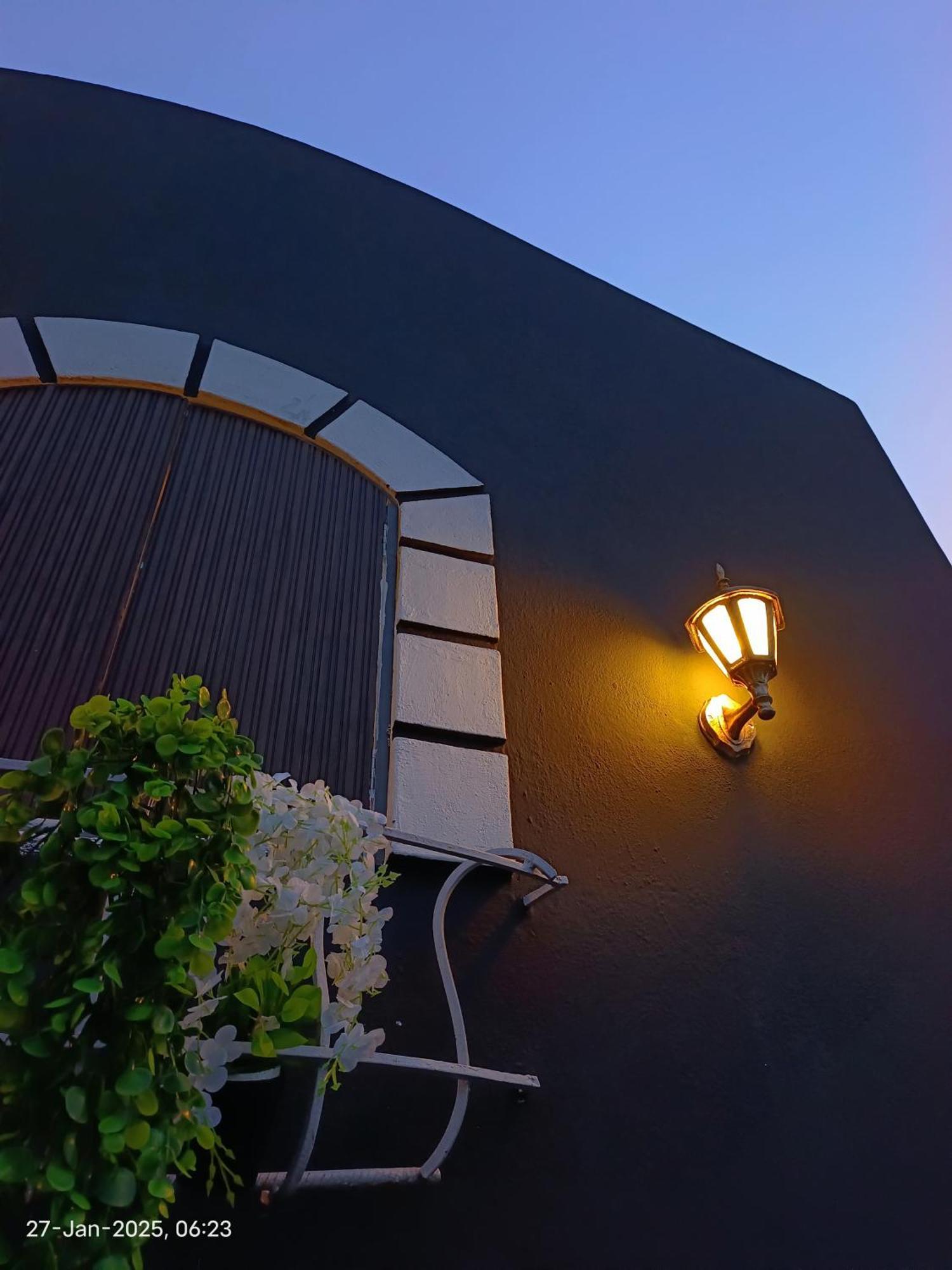 Caveman Guest House ポンディシェリ エクステリア 写真